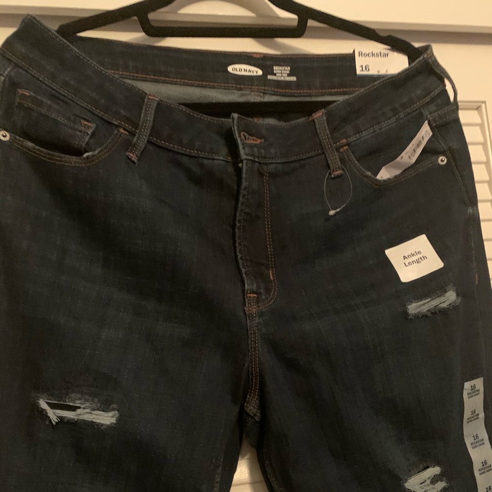 Distressed jeans - Picture 2 of 4